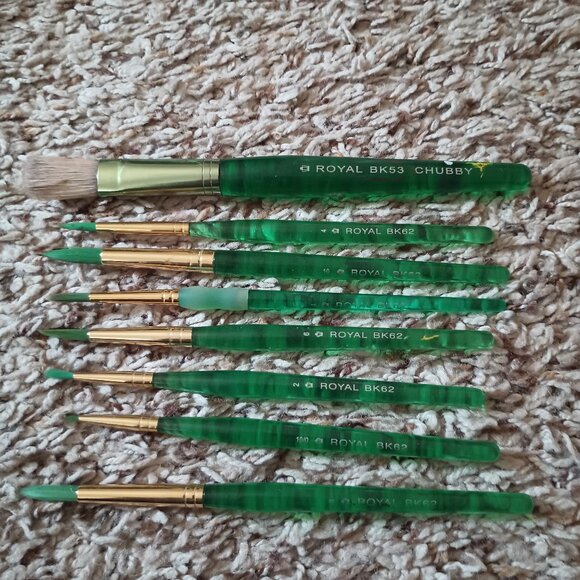 NEW lot of 8 Roya l& Langnickel paint brushes - Picture 1 of 2